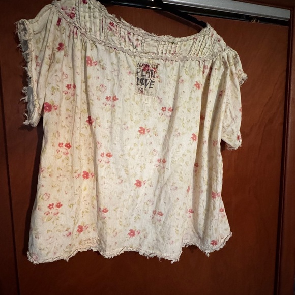 Magnolia Pearl Floral Cream Top - Picture 2 of 2